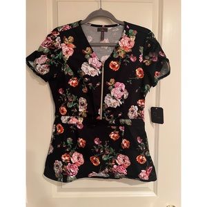 Jaanuu Tulip Scrub Top